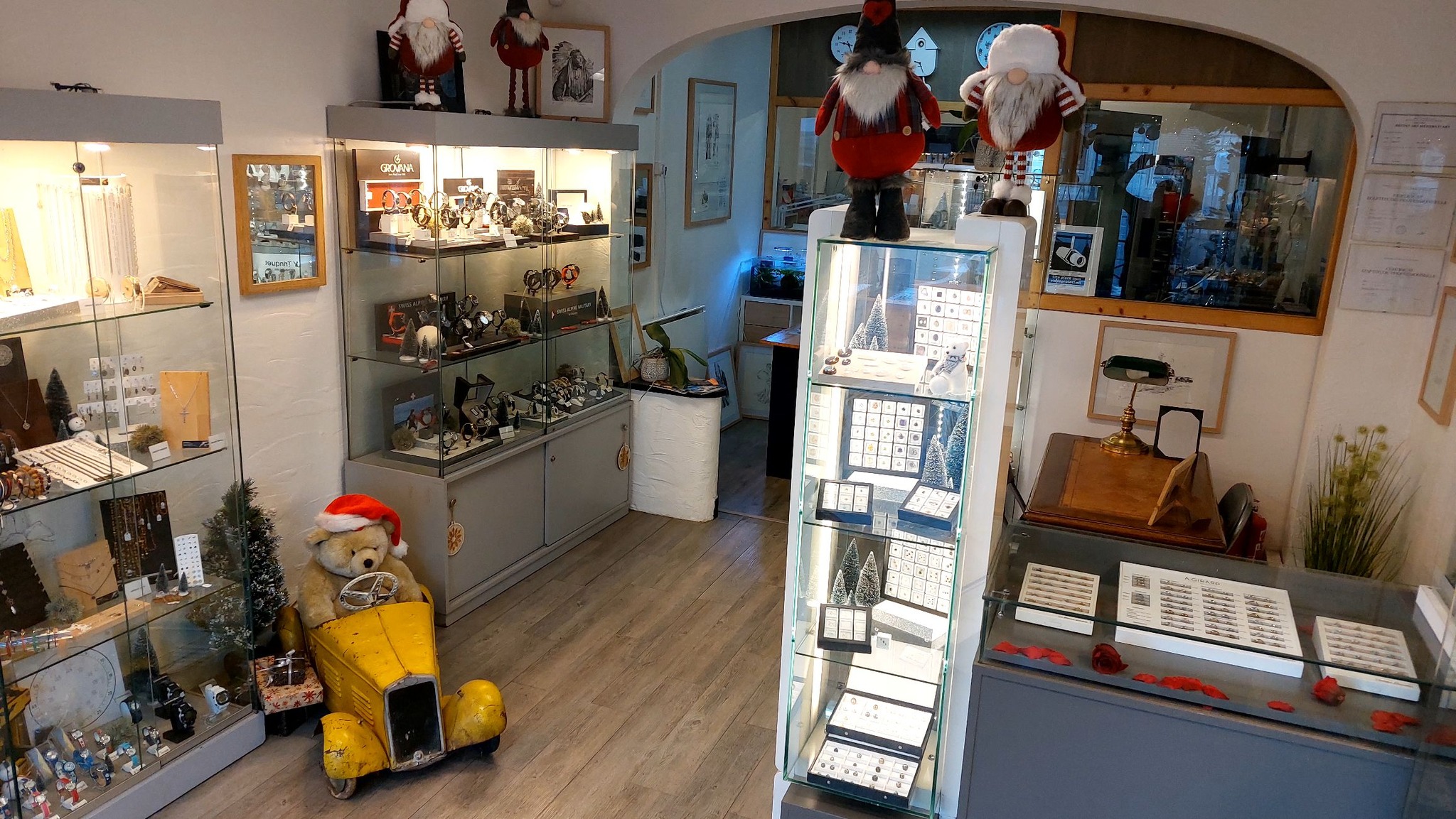 Int&eacute;rieur de la boutique J&eacute;r&ocirc;me T.